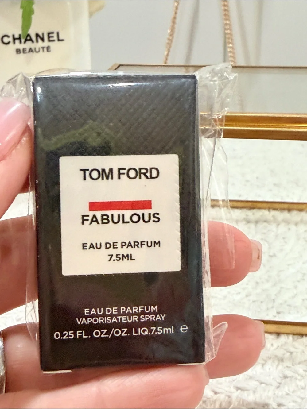 Tom Ford Black Miniature Bottle with TF Logo - Picture 4 of 4